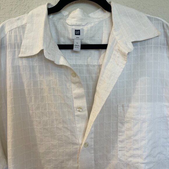 Gap White Short Sleeve Textured Button Down - Picture 4 of 7